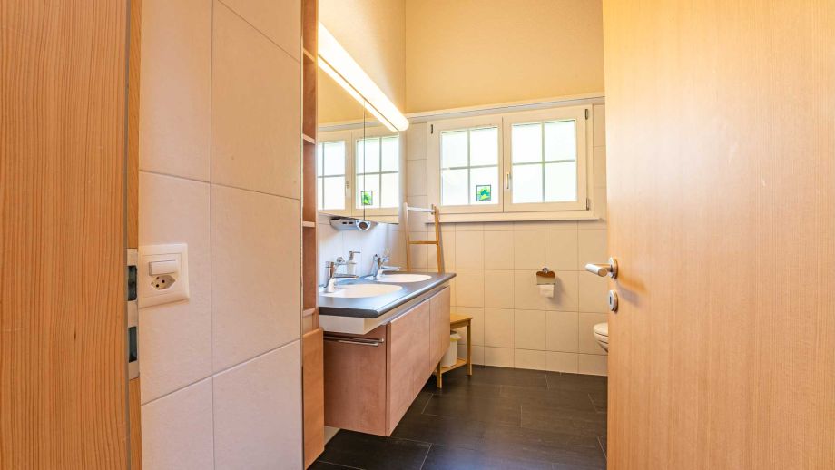 Doppelwaschtisch CHRIMITH Ferienwohnung Adelboden